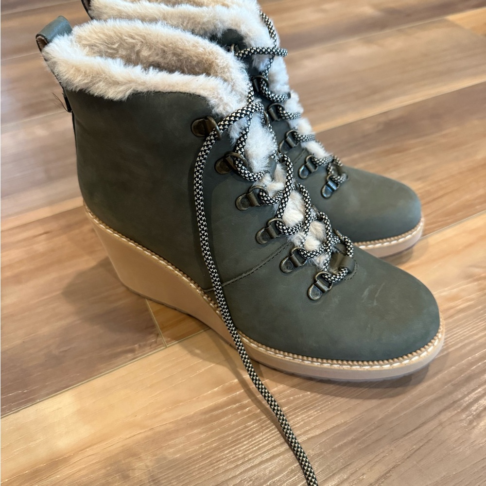 Toms Green Fur-Lined Ankle Boots